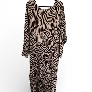 Nasty Gal Black and Tan Geometric Long Sleeve Dress